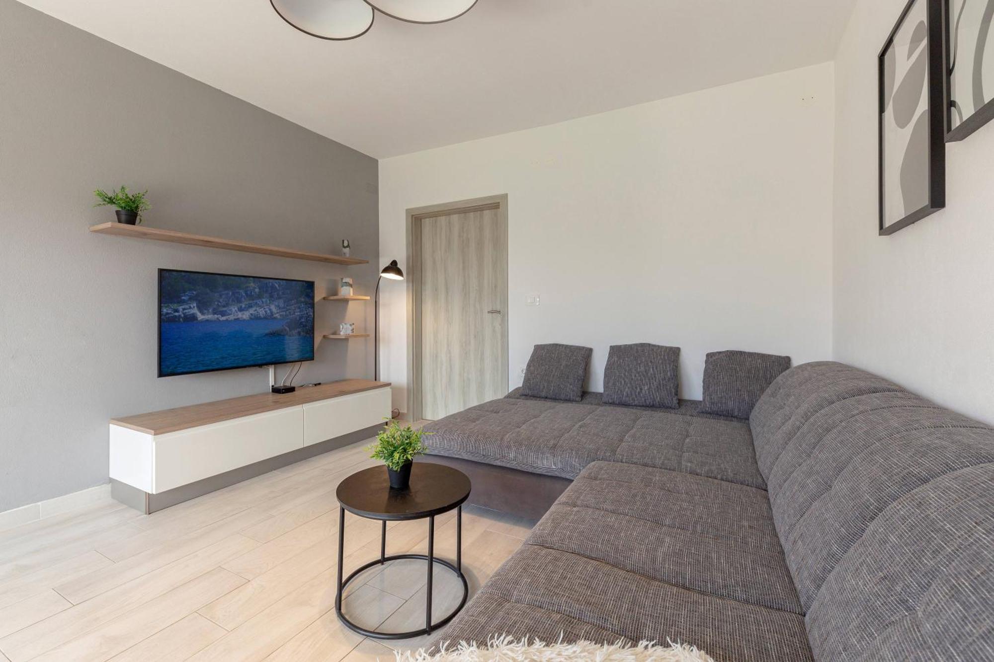 Bright Apartment Κόπερ Εξωτερικό φωτογραφία